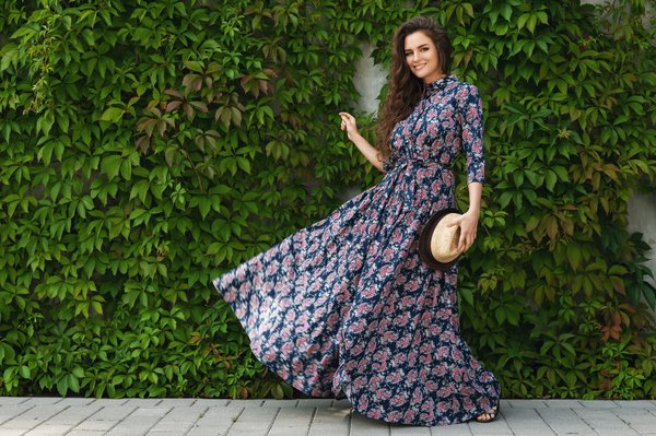 Les meilleures façons de porter une robe maxi à chaque occasion