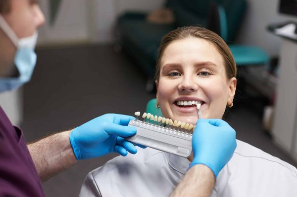 Quels sont les avantages des facettes dentaires en dentisterie Hanok ?