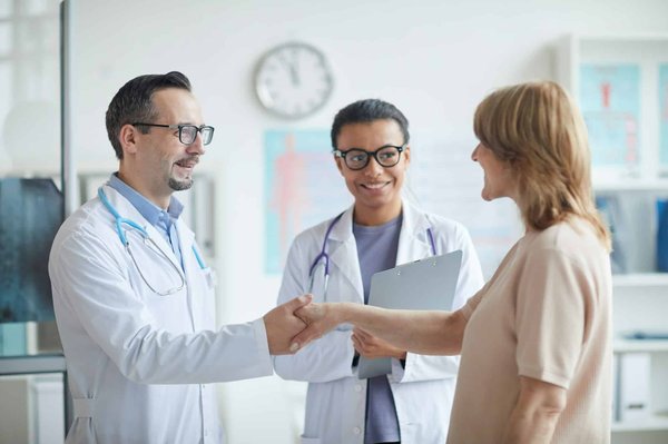 Y a-t-il des affiliations avec d'autres professionnels de la santé pour des soins multidisciplinaires?